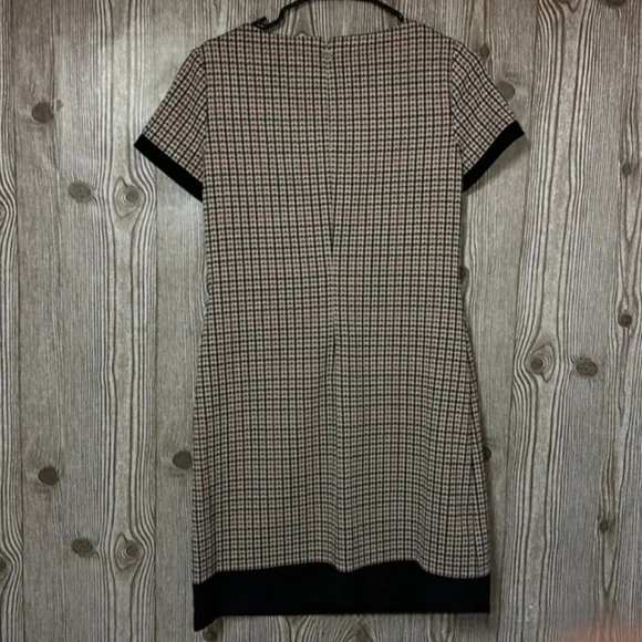 EUC Tommy Hilfiger Houndstooth Elegant Black and Tan Checkered Dress - Picture 4 of 4